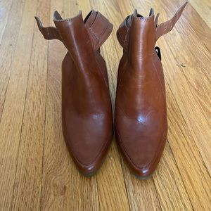 NWOT Aerosoles Heelrest closed toe high block heel ankle buckle mules sz 6